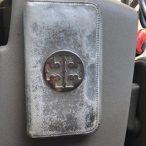 Tory burch wallet